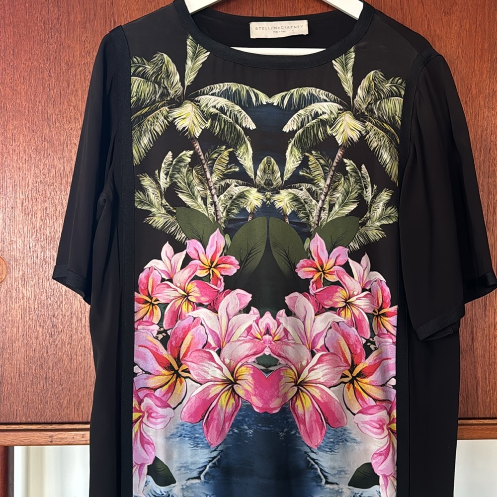 Stella McCartney silk short sleeve tropical/hawaiian printed knee-length dress. - Picture 2 of 8